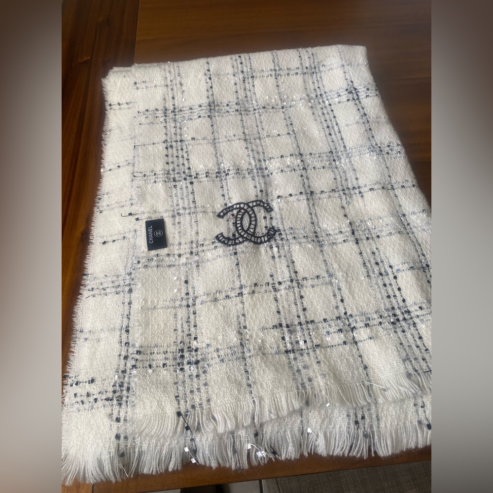 CHANEL Scarf Shawl White Blue Gray Black - Picture 5 of 12
